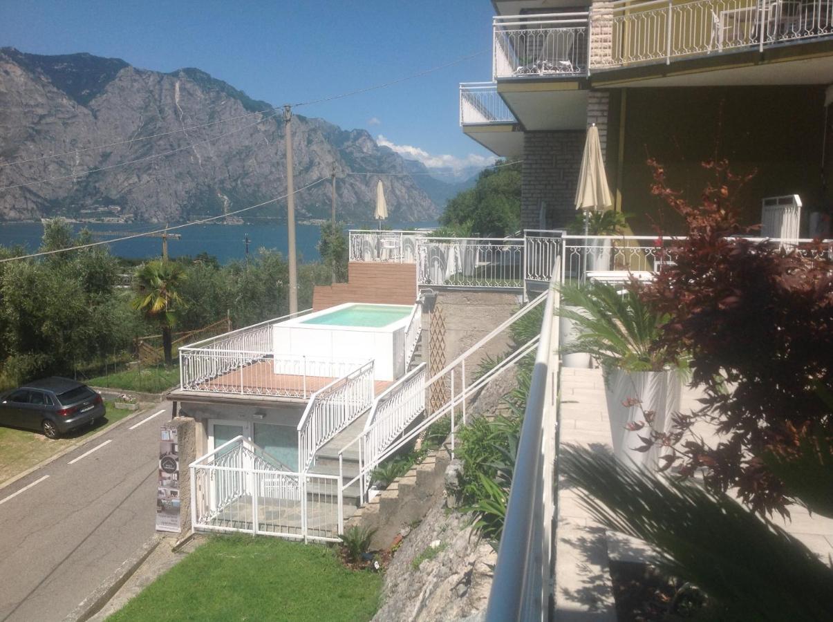 Villa Arianna Panoramic Apartments Malcesine Dış mekan fotoğraf
