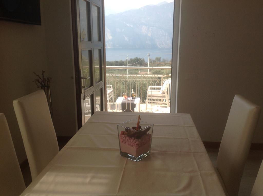 Villa Arianna Panoramic Apartments Malcesine Dış mekan fotoğraf