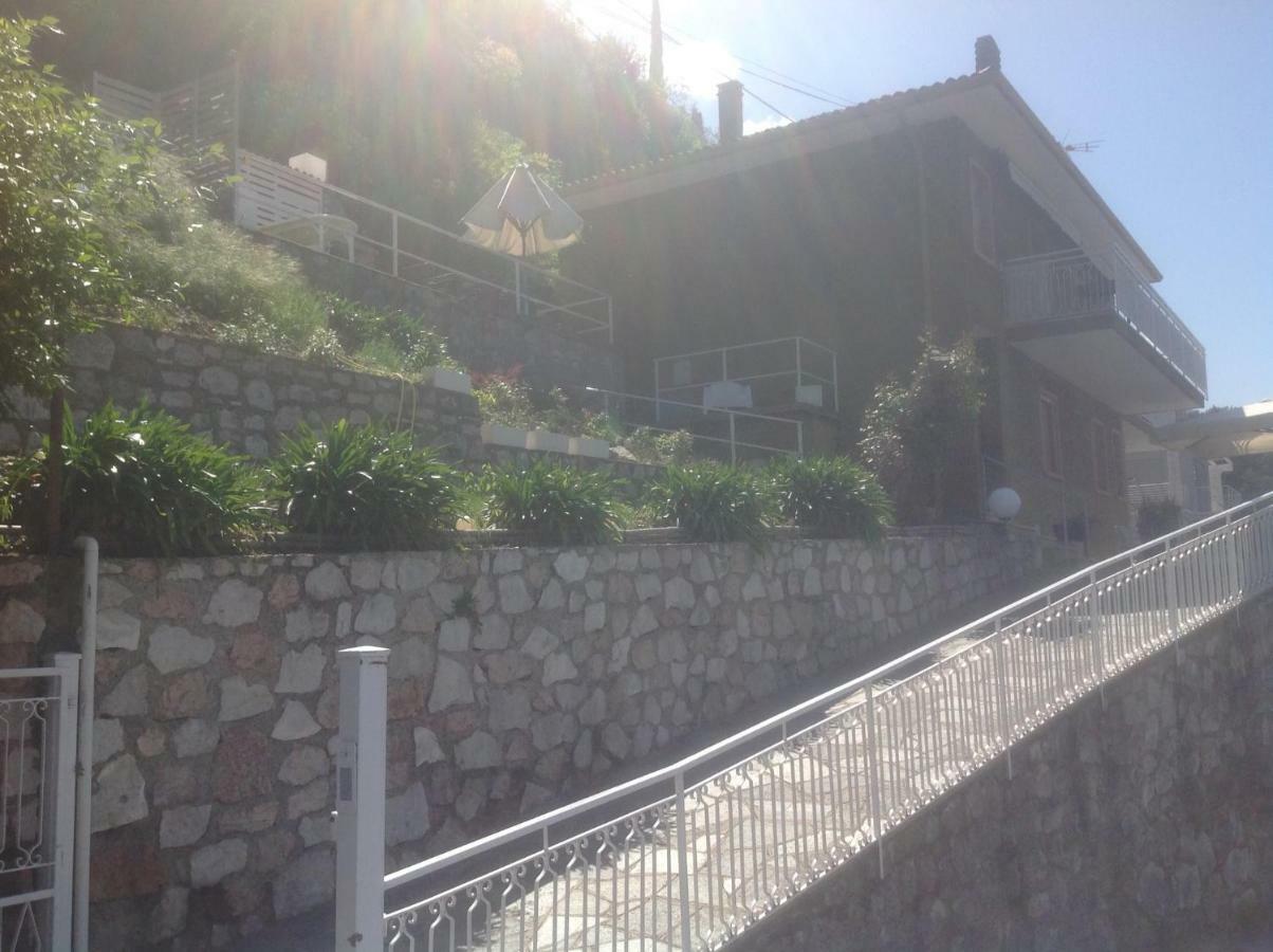 Villa Arianna Panoramic Apartments Malcesine Dış mekan fotoğraf